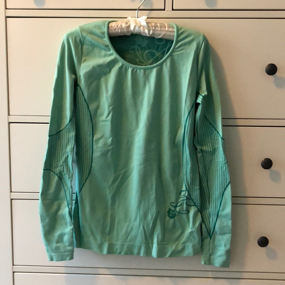 Athleta long sleeved running top